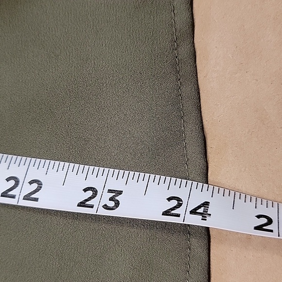 LOFT Size XS Olive Green Split Neck Mixed Media Sleeveless Blouse - Picture 10 of 12